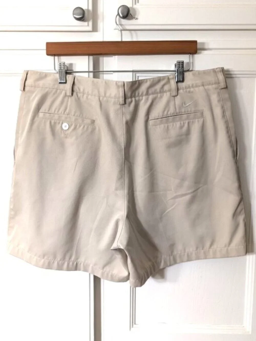 Nike Men's Khaki Flat-Front Golf Shorts Size 38